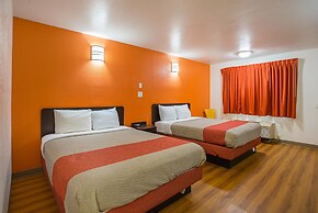 Motel 6 Brinkley, AR