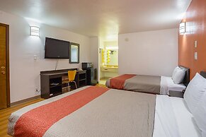 Motel 6 Brinkley, AR