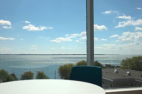 Queen's University - David C. Smith House - Campus Accommodation