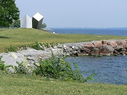 Queen's University - David C. Smith House - Campus Accommodation
