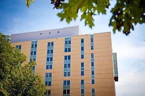 Queen's University - David C. Smith House - Campus Accommodation