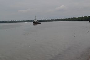 L'Aquarius Marina 2000