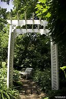 Plantation House Bed & Breakfast