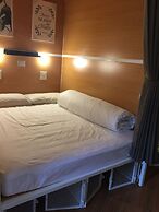 VX The Fifty - Hostel