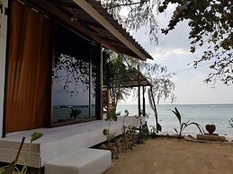 Haad Chao Phao Resort