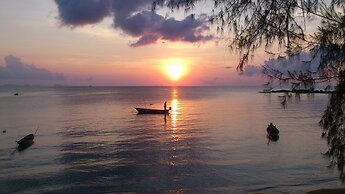 Haad Chao Phao Resort