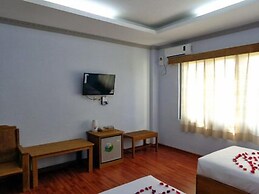 Golden Lotus Inle Hotel