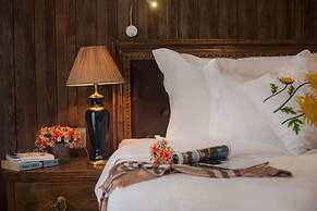 Singita Classy Boutique Hotel