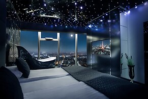 Apartments in Sky Tower with Bathtub near the window