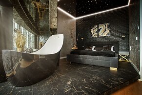 Apartments in Sky Tower with Bathtub near the window