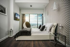 Apartments in Sky Tower with Bathtub near the window
