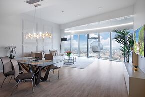 Apartments in Sky Tower with Bathtub near the window