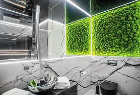 Apartments in Sky Tower with Bathtub near the window