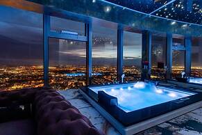 Apartments in Sky Tower with Bathtub near the window