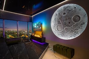 Apartments in Sky Tower with Bathtub near the window