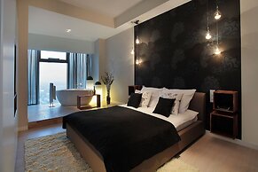 Apartments in Sky Tower with Bathtub near the window