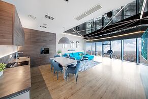 Apartments in Sky Tower with Bathtub near the window