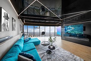 Apartments in Sky Tower with Bathtub near the window