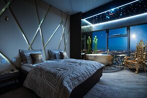 Apartments in Sky Tower with Bathtub near the window