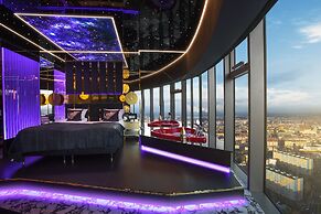 Apartments in Sky Tower with Bathtub near the window