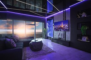 Apartments in Sky Tower with Bathtub near the window
