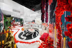 Apartments in Sky Tower with Bathtub near the window
