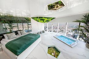 Apartments in Sky Tower with Bathtub near the window
