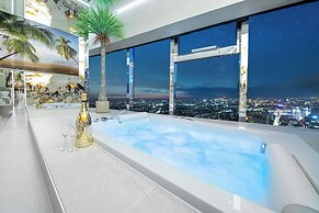Apartments in Sky Tower with Bathtub near the window