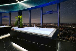 Apartments in Sky Tower with Bathtub near the window