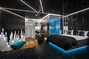 Apartments in Sky Tower with Bathtub near the window