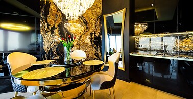 Apartments in Sky Tower with Bathtub near the window