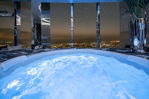 Apartments in Sky Tower with Bathtub near the window