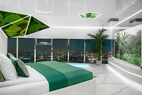 Apartments in Sky Tower with Bathtub near the window