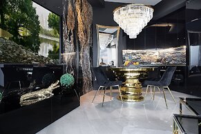Apartments in Sky Tower with Bathtub near the window
