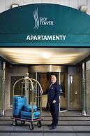Apartments in Sky Tower with Bathtub near the window