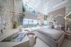 Apartments in Sky Tower with Bathtub near the window