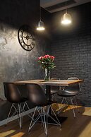 Apartments in Sky Tower with Bathtub near the window