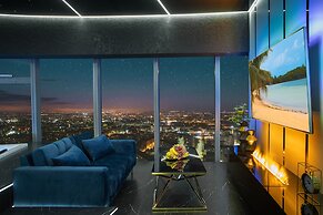 Apartments in Sky Tower with Bathtub near the window