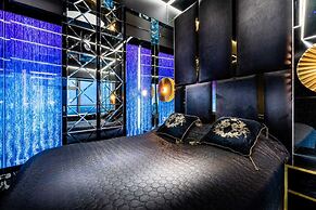 Apartments in Sky Tower with Bathtub near the window