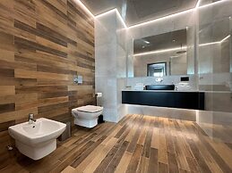 Apartments in Sky Tower with Bathtub near the window