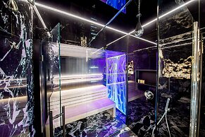 Apartments in Sky Tower with Bathtub near the window