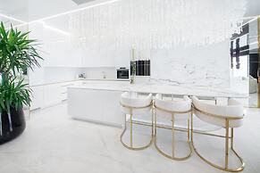 Apartments in Sky Tower with Bathtub near the window