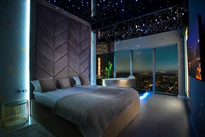 Apartments in Sky Tower with Bathtub near the window