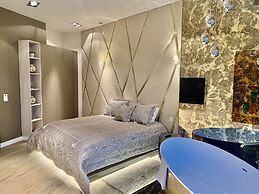 Apartments in Sky Tower with Bathtub near the window