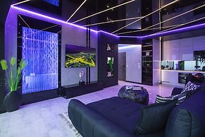 Apartments in Sky Tower with Bathtub near the window