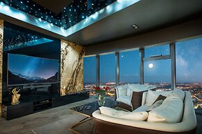 Apartments in Sky Tower with Bathtub near the window