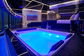 Apartments in Sky Tower with Bathtub near the window