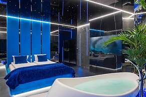 Apartments in Sky Tower with Bathtub near the window