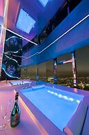 Apartments in Sky Tower with Bathtub near the window