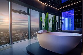 Apartments in Sky Tower with Bathtub near the window